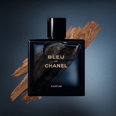 Chanel Bleu de Chanel Eau de Toilette pour homme.